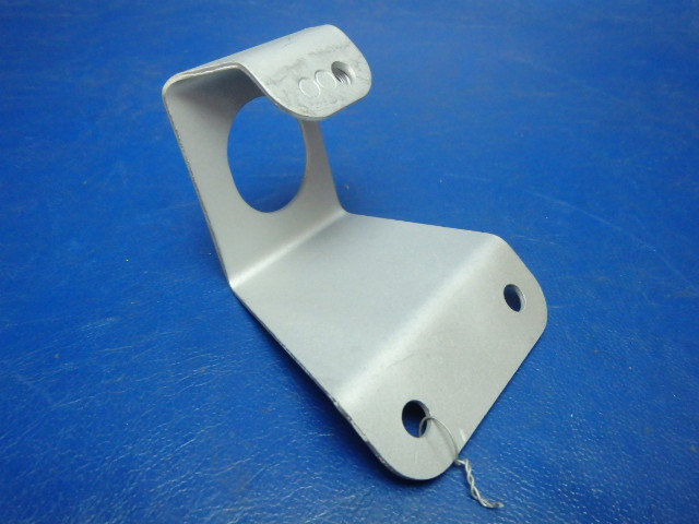 2041046-1 Cessna - BRACKET Downloack Actuator LH